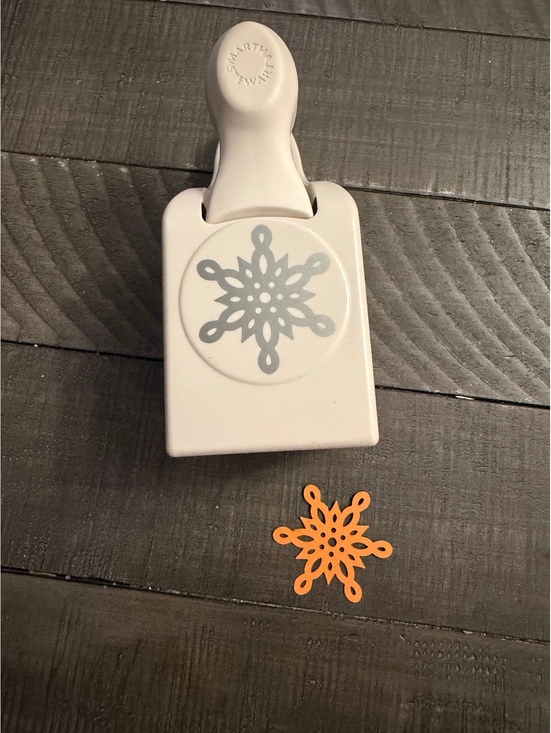 Martha Stewart Other - Martha Stewart Looped Snowflake Shape Punch